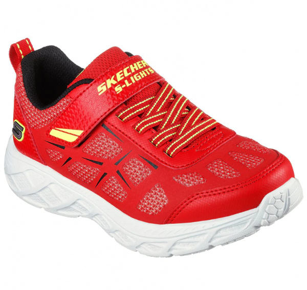 Sepatu dengan desain sporty dan dinamis